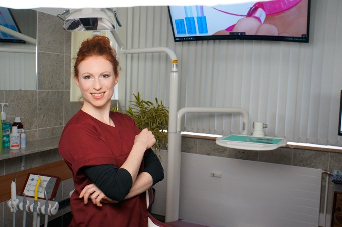 Zahnärztin Johanna Egger bei Zahnarzt München Dr. Junk Zahnärztin Johanna Egger bei Zahnarzt München Dr. Junk